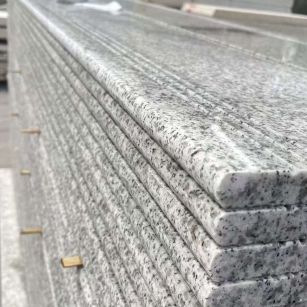 桂林芝麻白楼梯踏步 花岗岩楼梯板材