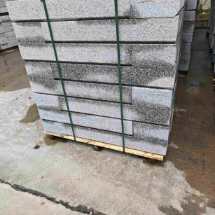 桂林芙蓉白路牙石，马路牙子