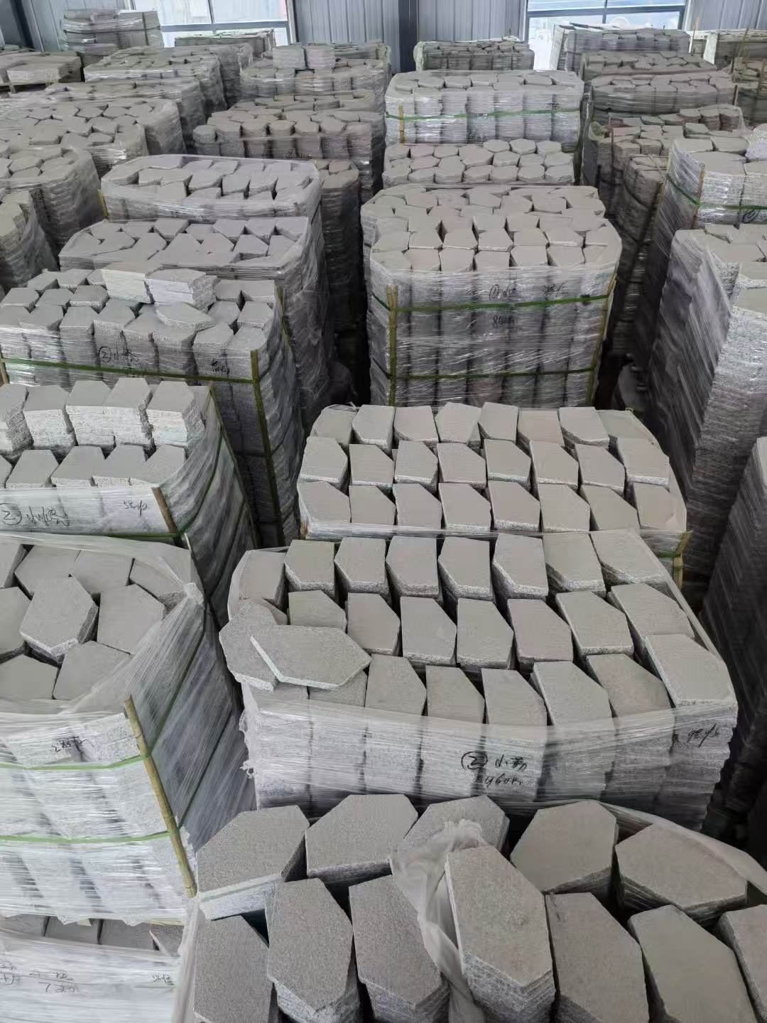桂林芝麻白石材冰裂纹，碎拼。