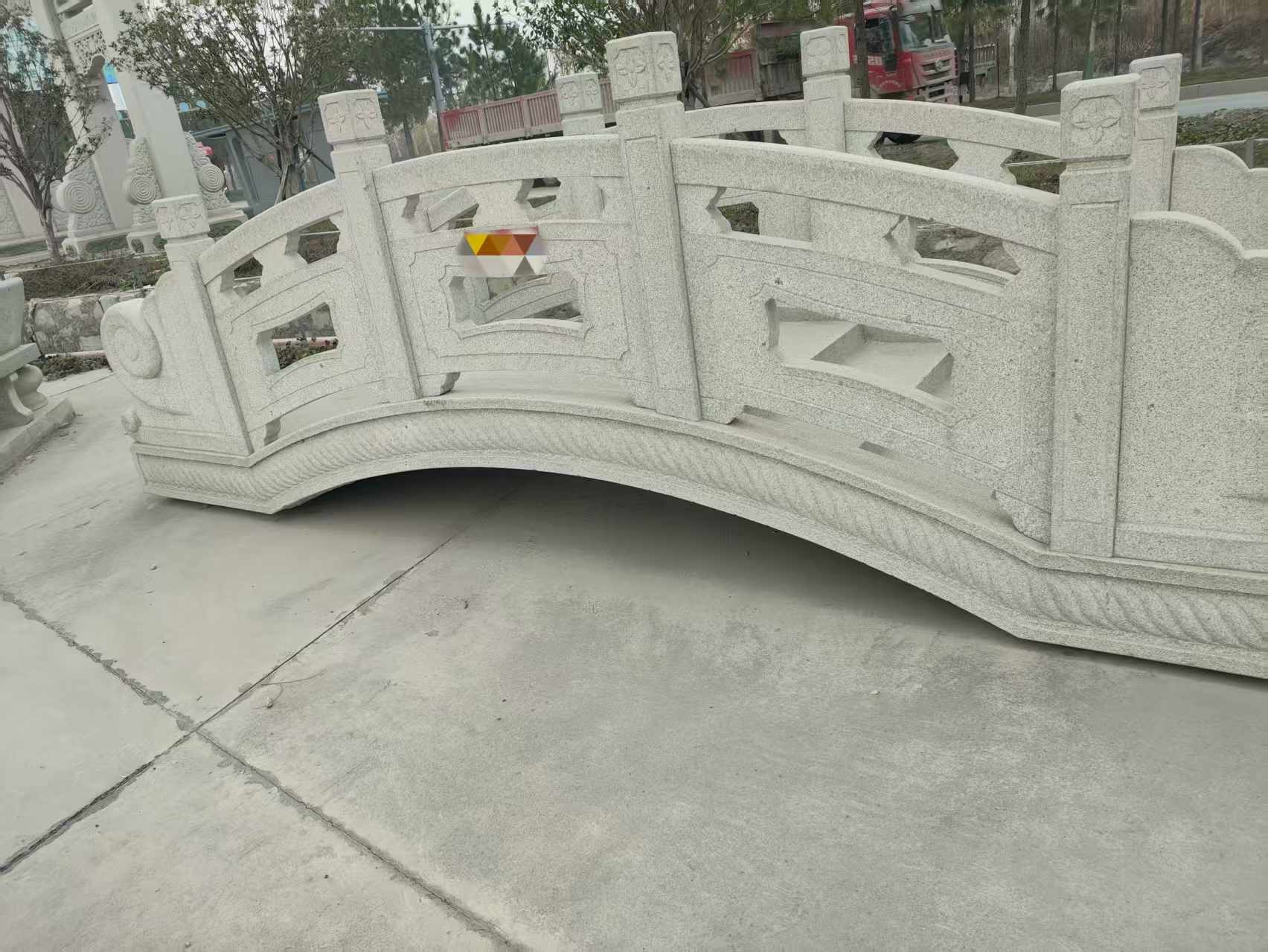 桂林芝麻白拱桥，石桥