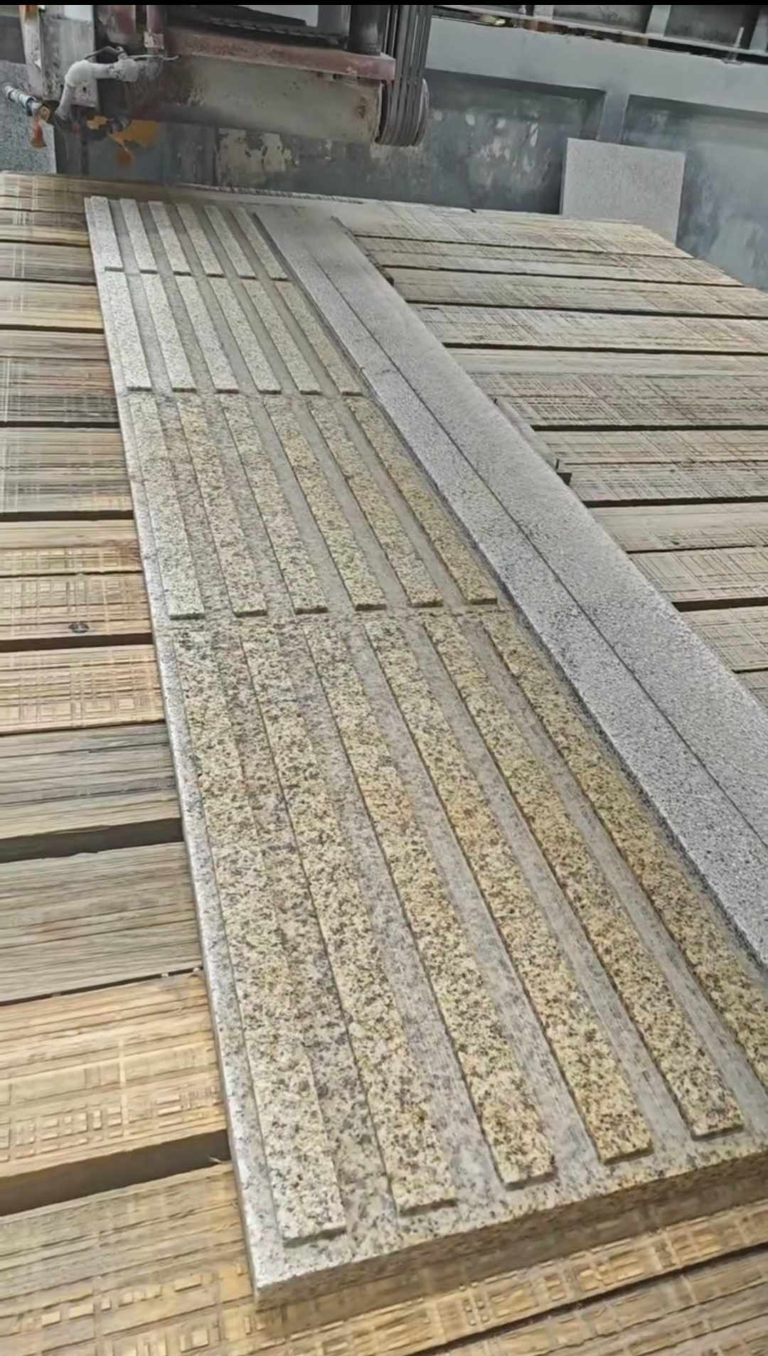 桂林黄金麻盲道石 盲条