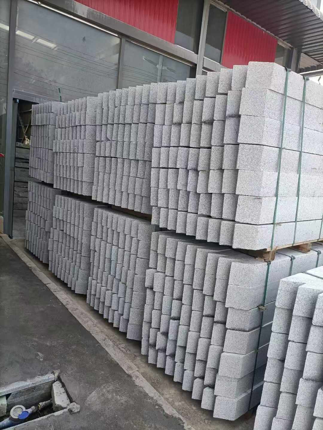 桂林芝麻白树围石 树池